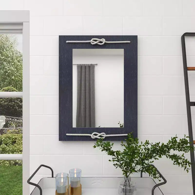 Miroir mural rectangulaire en bois bleu marine avec détails en nœud de corde, 22,9"x30,7"