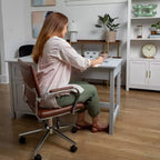 Chaise de bureau mi-dossier en maille rembourrée avec accoudoirs réglables et roulettes
