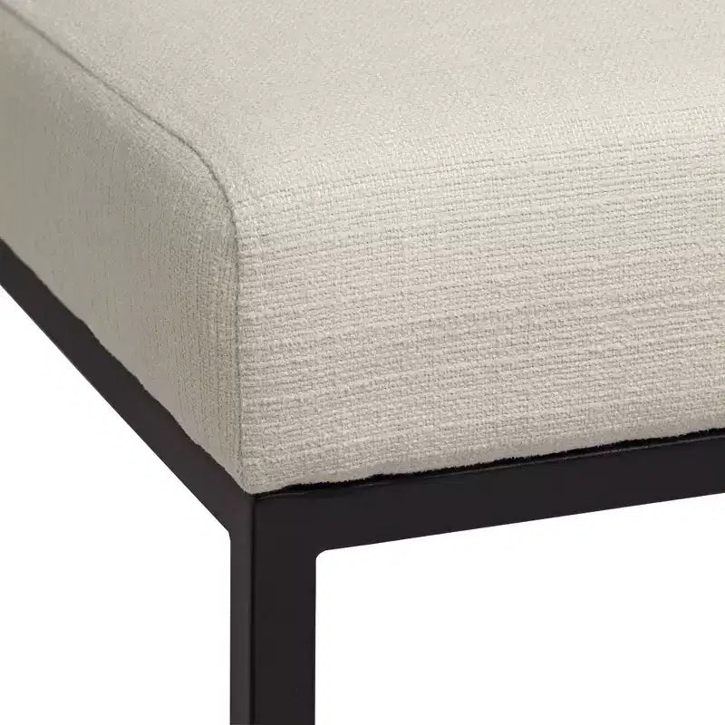 Chaise de salle à manger avec dossier haut en tissu blanc cassé et métal noir